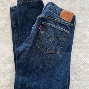 LEVI’s 501 Tapered